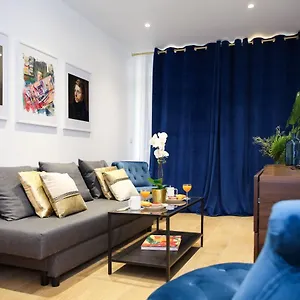 Big Studio Close To Montorgeuil Local Commercial France