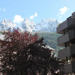 Mummery 1 - Walk To Piste France